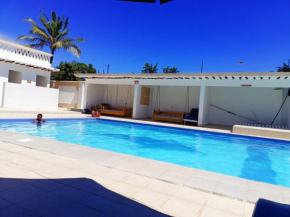 Becky Homes Diani Beach- 4BR with AC and Swimming Pool